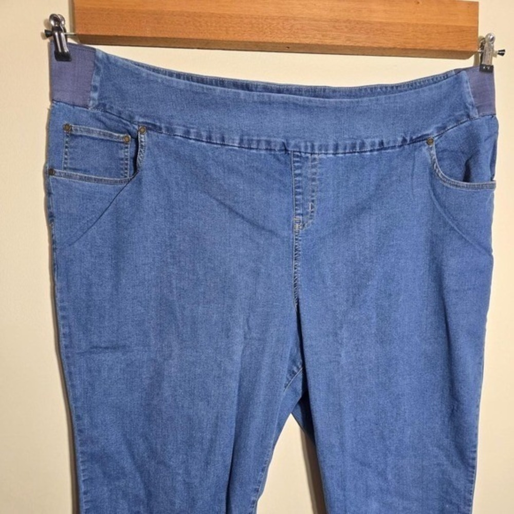 Woman Within blue pull-on denim capri pants size 34W / 4X